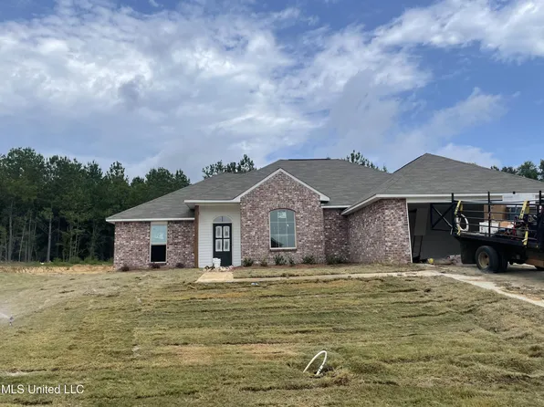 561 Fairway Ave, Byram, MS 39272
