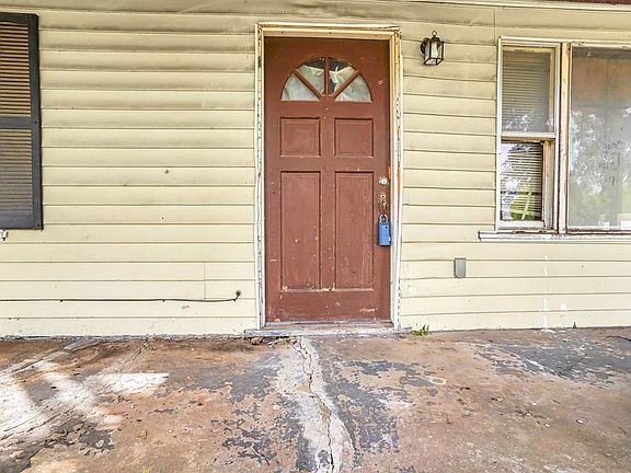 4th image of 1610 NW Baldwin Ave
