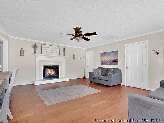 3rd image of 629 Winthrop Ct