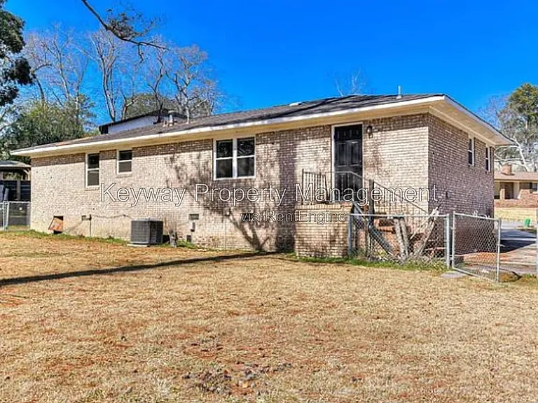 2204 Sandra Ct — Photo 20