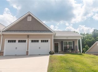 224 S Boyles St, Pilot Mtn, NC 27041