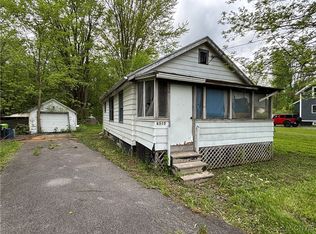 6515 Fremont Rd, East Syracuse, NY 13057