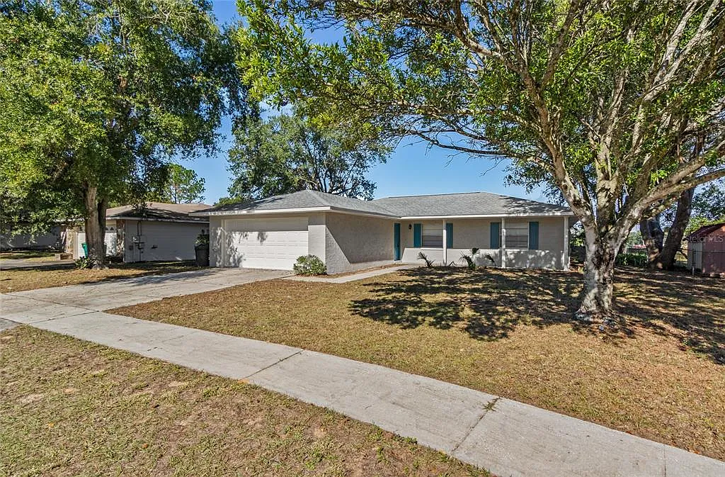3 bed, 2.0 bath, 1392 sqft, $1,799 — Photo 1
