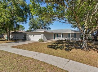 2711 N Dellwood Dr, Eustis, FL 32726