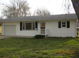 316 N Vine St, Marshfield, MO 65706