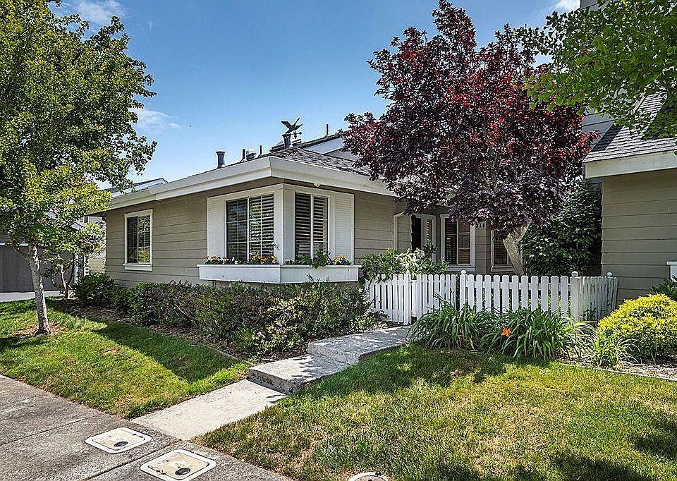 1st image of 314 Starfish Ln