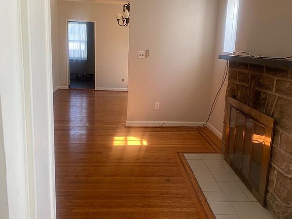 3rd image of 209 N Wycombe Ave