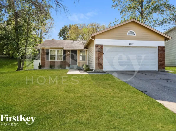 1617 Fairwood Forest Dr, Saint Peters, MO 63376