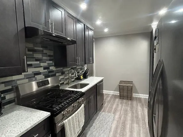 23-25 Bell Boulevard #2 J, Bayside, NY 11360