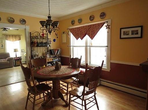 5th image of 209 Rosemont St