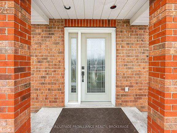 4th image of 682 Caton Rd