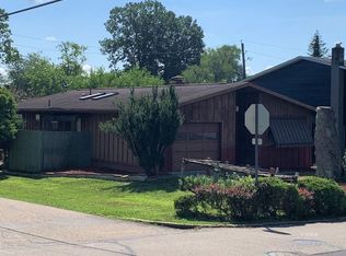 17 Charles St, Athens, OH 45701