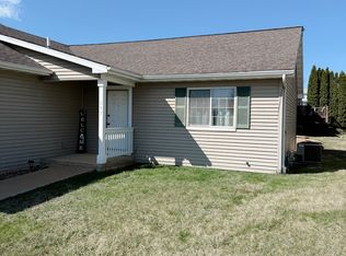 597 Tanzanite Dr, Dubuque, IA 52001