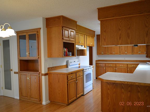 5th image of 701 W Highland Ave