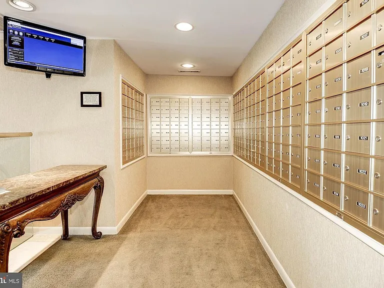 8380 Greensboro Dr #1008 — Photo 26