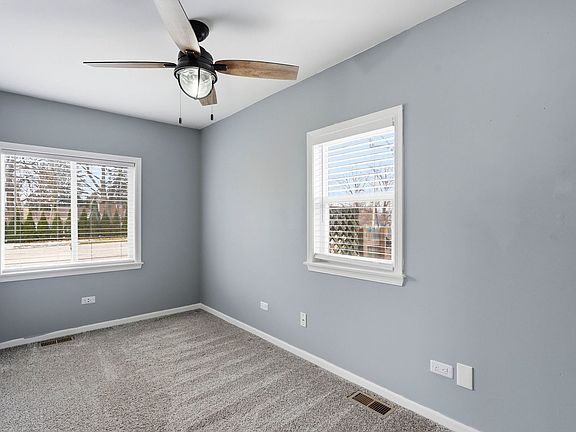 5th image of 27071 N Ridge St