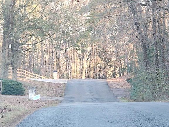Exterior Neighborhood (street photo)