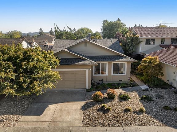 5th image of 156 Banff Way