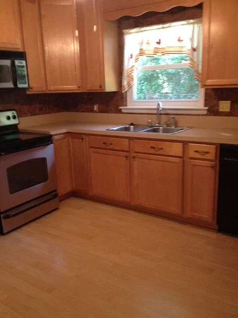 3 bed, 1400 sqft, $1,750 — Photo 3