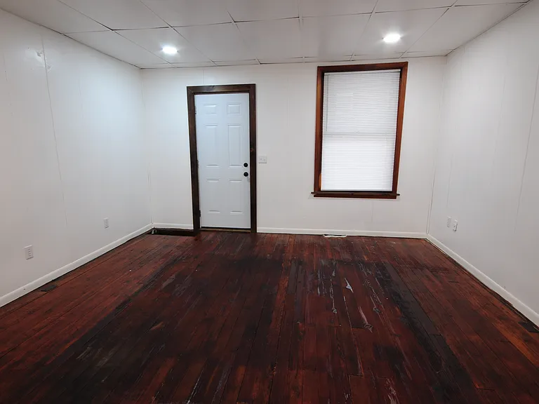 16 S Walnut St #16 — Photo 5