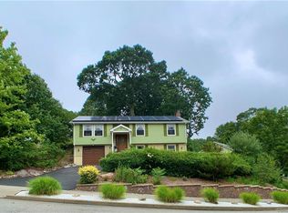 37 Crest Dr, Groton, CT 06355