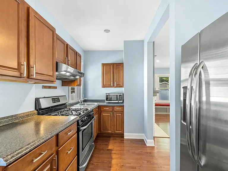 172 Cedar St #1 — Photo 11