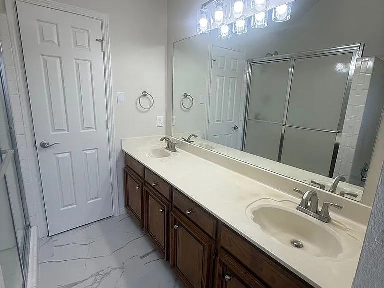 206 Cambridge Rd — Photo 9