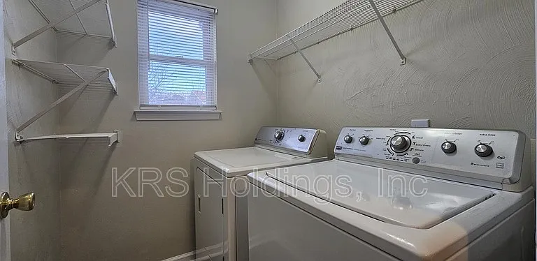 820 Maltby Cres — Photo 26