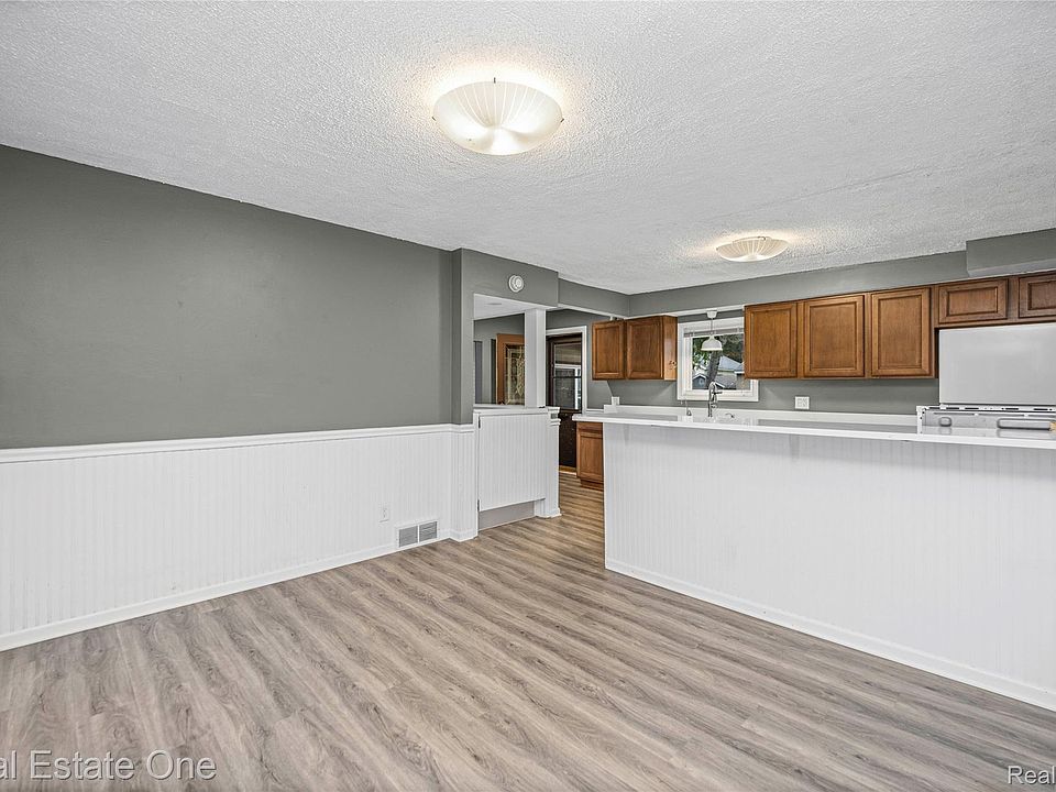 8643 Hibbing St, photo 13