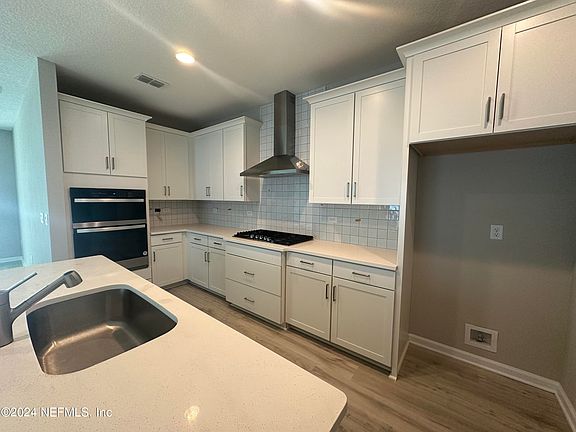 2nd image of 424 TWILIGHT Lane #32