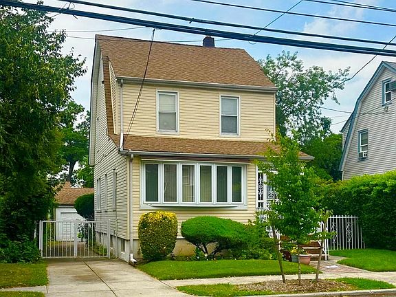 2nd image of 10048 222nd Street