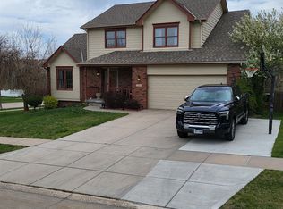 7300 Canyon Rd, Lincoln, NE 68516