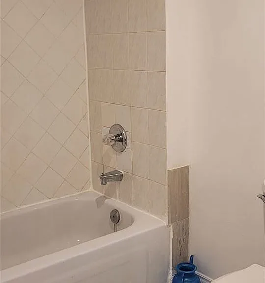 855 Ellesmere Rd #MAIN LOWER — Photo 7