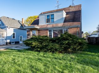 1421 W Monroe St, Waukegan, IL 60085