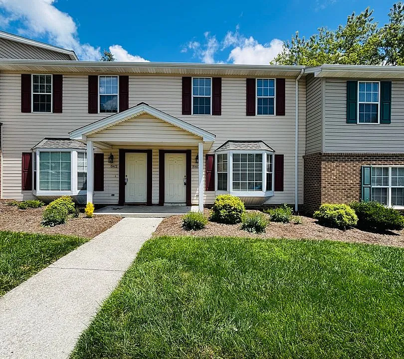 840 Patrick Henry Dr