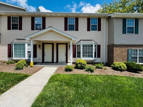 840 Patrick Henry Dr, Blacksburg, VA 24060