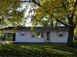 305 N Elm St, Patoka, IL 62875