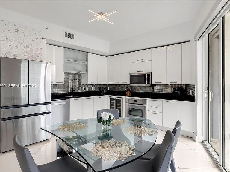 60 SW 13th St #1124 — Photo 10