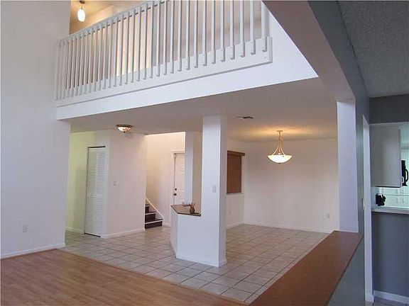 5th image of 225 NW 100th Ave