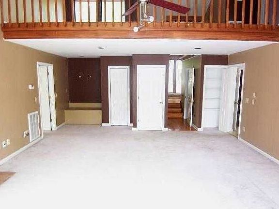 3rd image of 2512 Somerset Dr