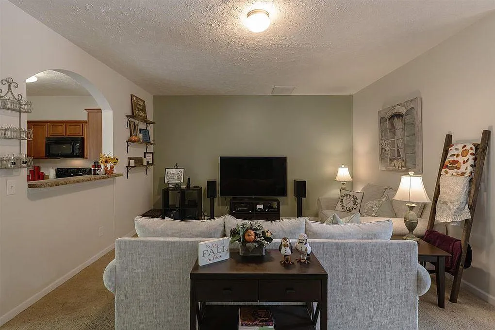 1426 Beech Grove Way — Photo 4