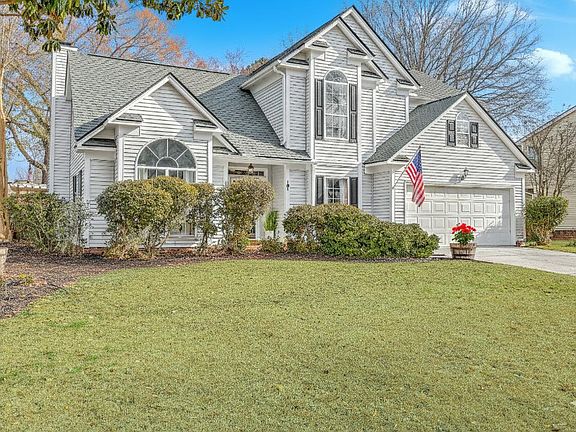 5th image of 101 Hartley Hall Ct