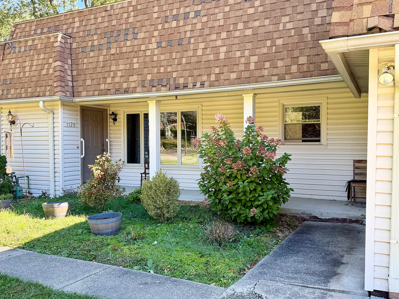 2 bed, 1000 sqft, $1,400 — Photo 3