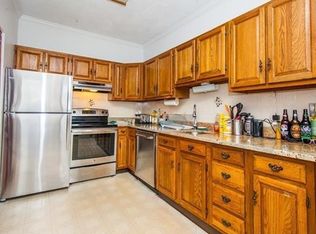 35 S Russell St #1F, Boston, MA 02114