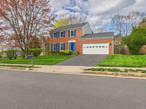 5416 Sequoia Farms Dr, Centreville, VA 20120