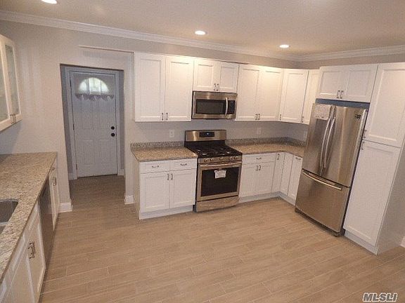 2nd image of 178 Parsons Dr