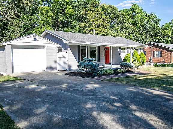 3rd image of 470 Brookwood Dr