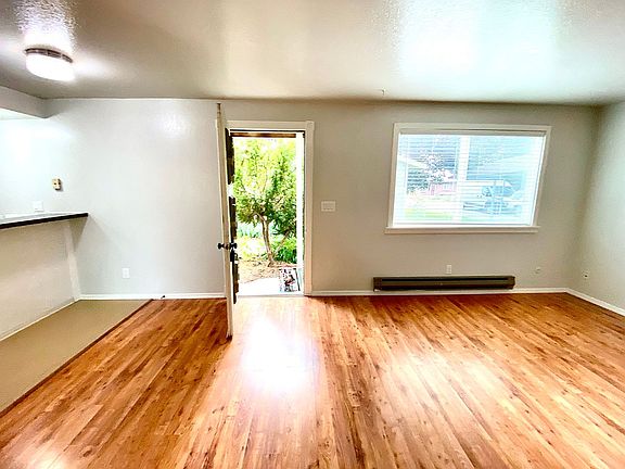3rd image of 1488-1494 Sunrise Manor Way #3SUNR1492