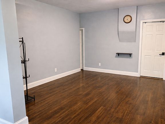4th image of 217 Seward Ave NW #1