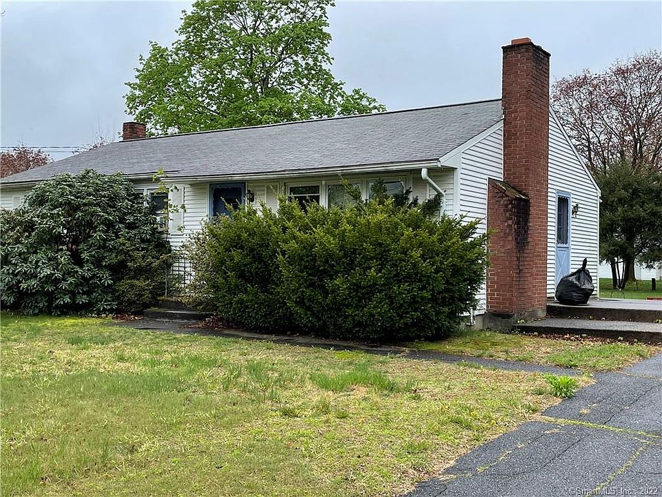 2nd image of 15 Fairlane Rd